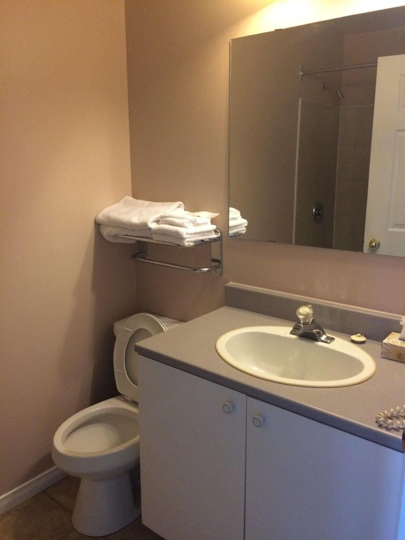 Shemron Suites Hotel Deep River エクステリア 写真