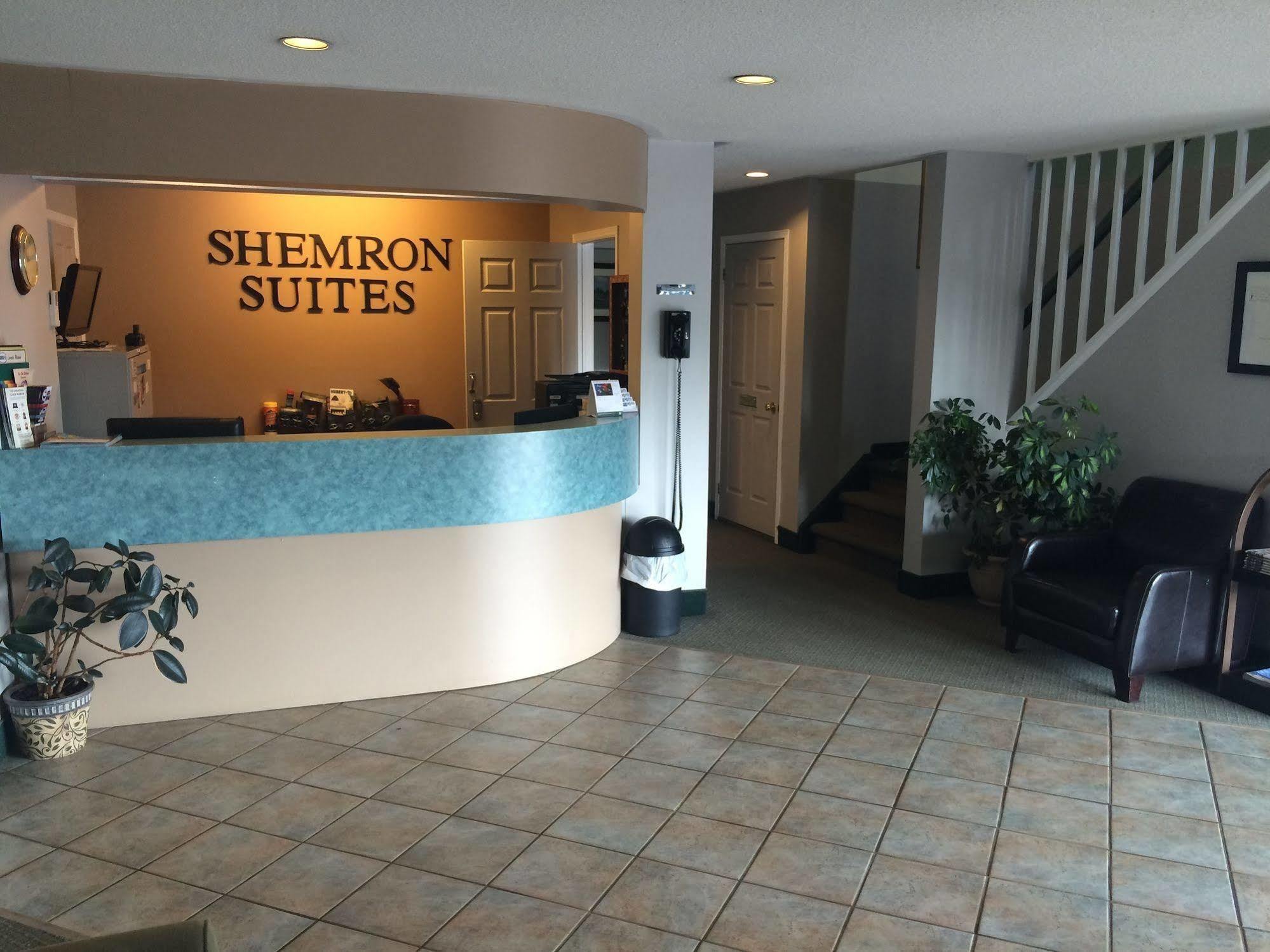 Shemron Suites Hotel Deep River エクステリア 写真