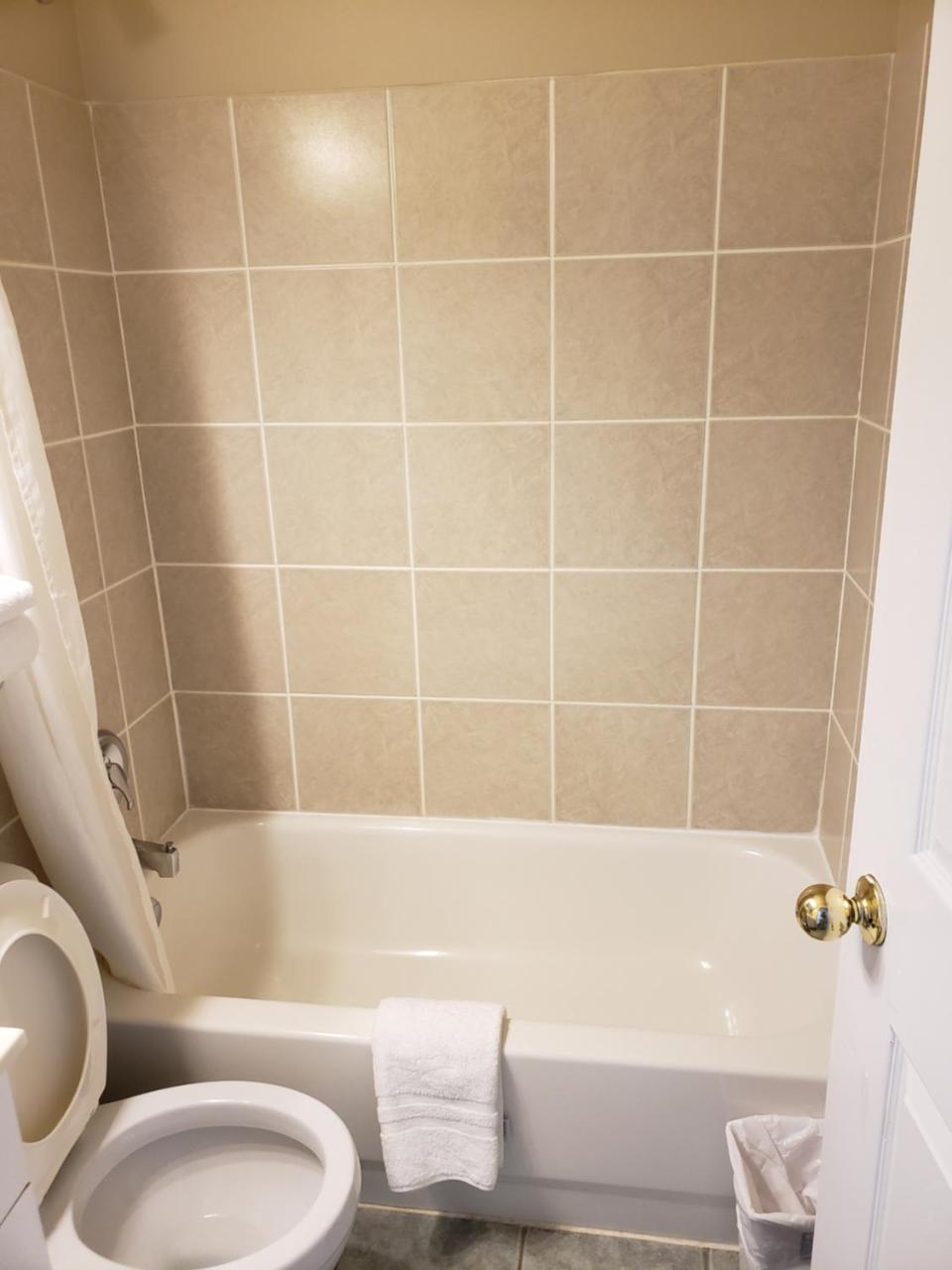Shemron Suites Hotel Deep River エクステリア 写真