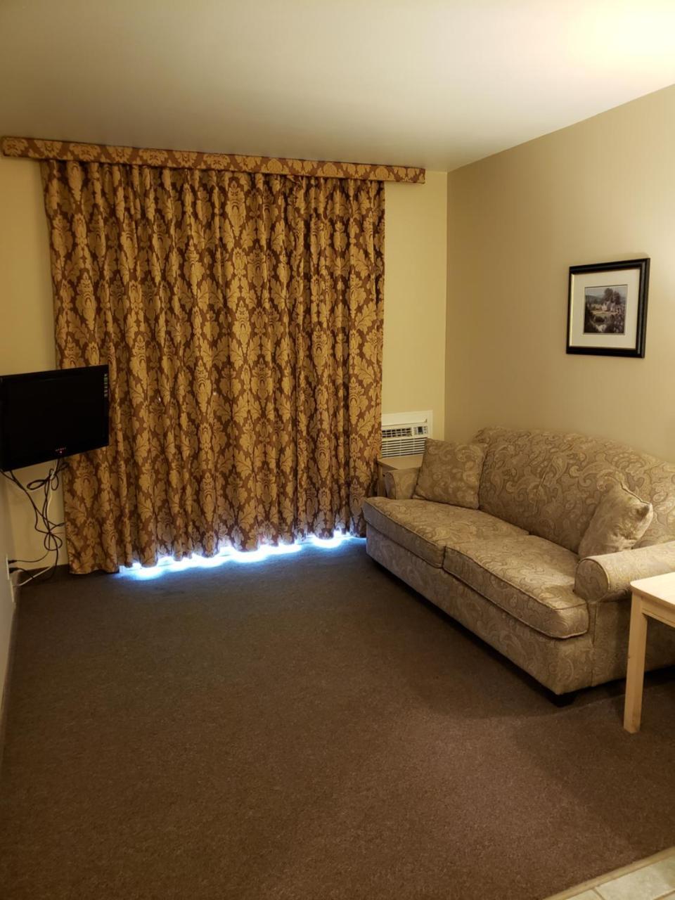 Shemron Suites Hotel Deep River エクステリア 写真
