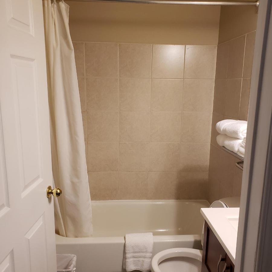 Shemron Suites Hotel Deep River エクステリア 写真