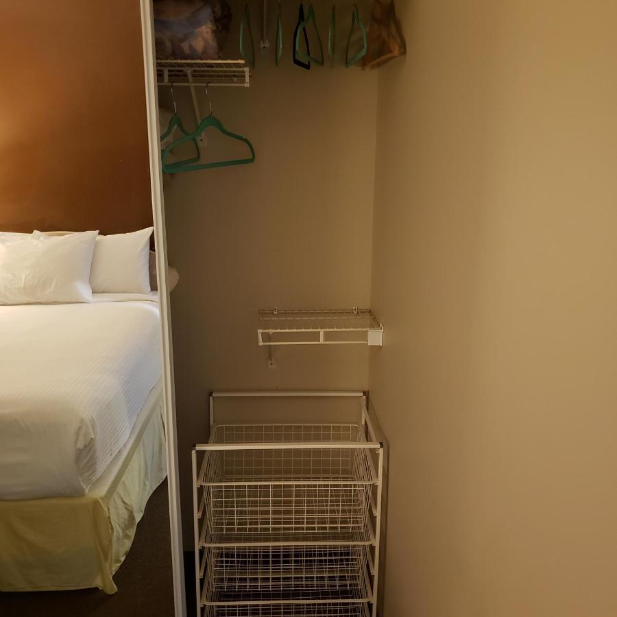 Shemron Suites Hotel Deep River エクステリア 写真