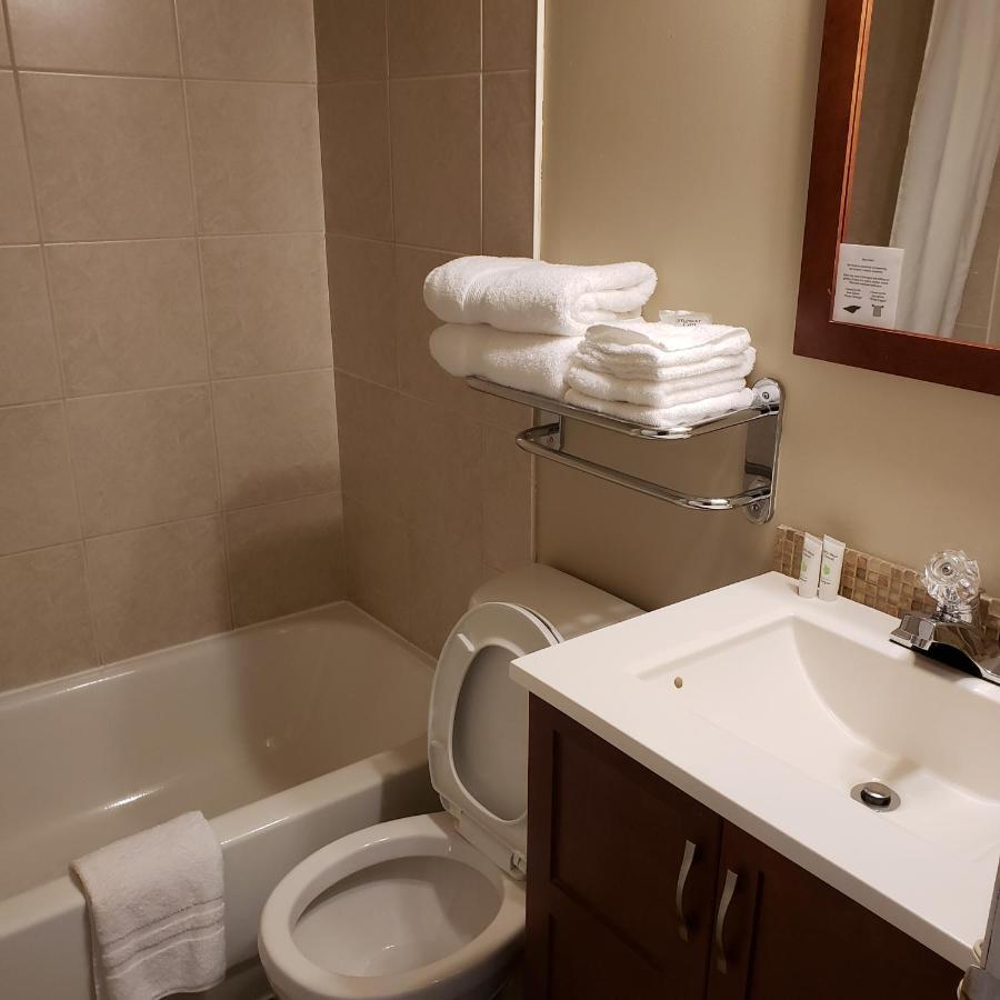 Shemron Suites Hotel Deep River エクステリア 写真